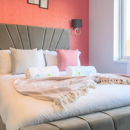 Blooms In Lower Wortley - Couples Hideout With A Shared Kitchen - Pass The Keys 公寓