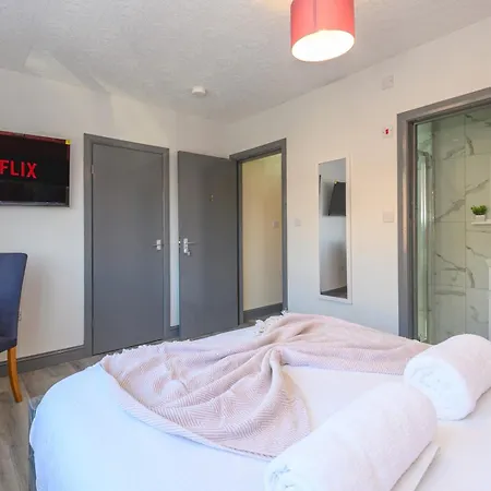 Blooms In Lower Wortley - Couples Hideout With A Shared Kitchen - Pass The Keys 公寓