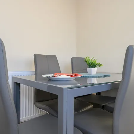 Blooms In Lower Wortley - Couples Hideout With A Shared Kitchen - Pass The Keys 公寓 *